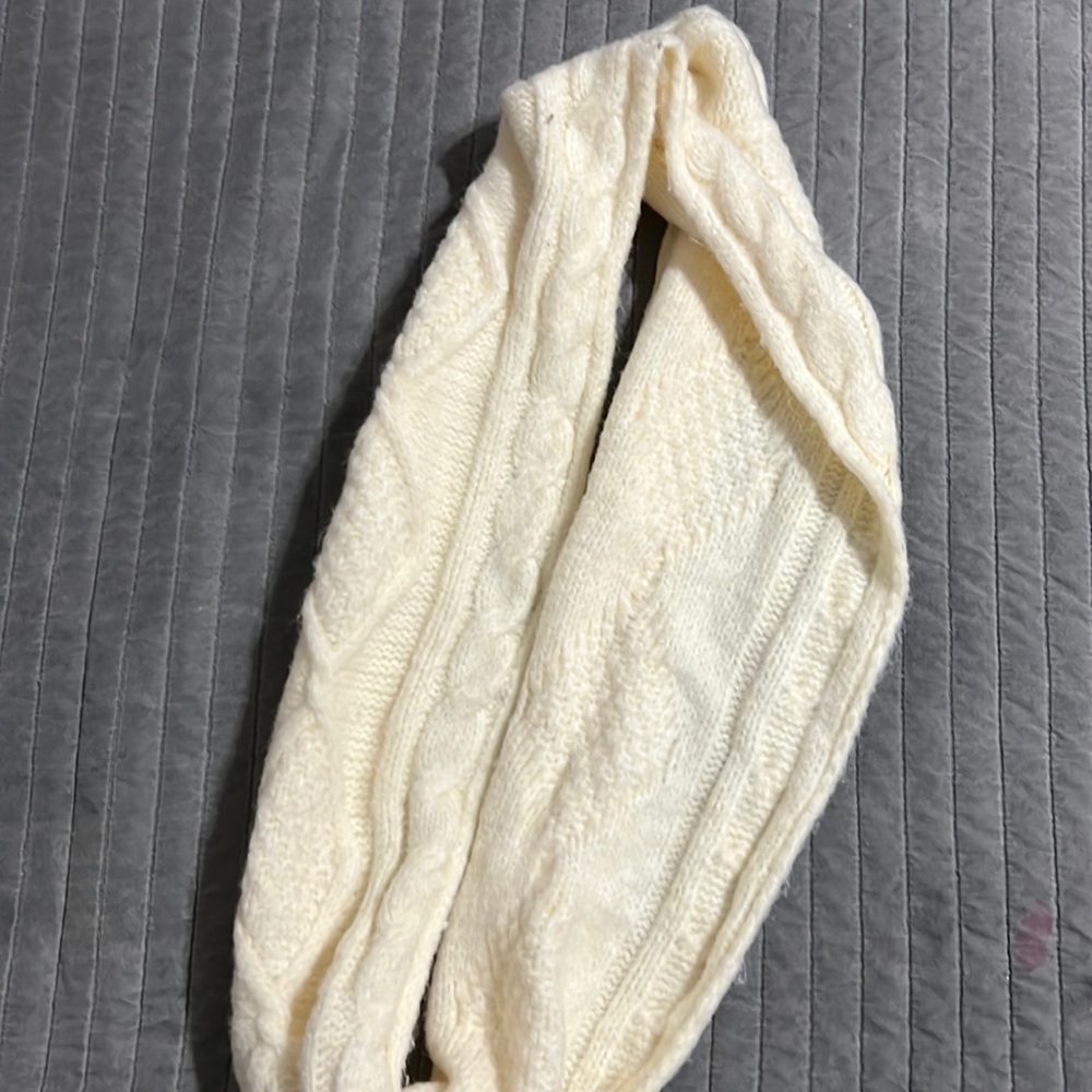 Women’s scarf